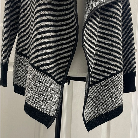 Dolce Cabo Black & White Striped Open Front Knit Sweater Cardigan Jacket Sz M - Picture 7 of 14